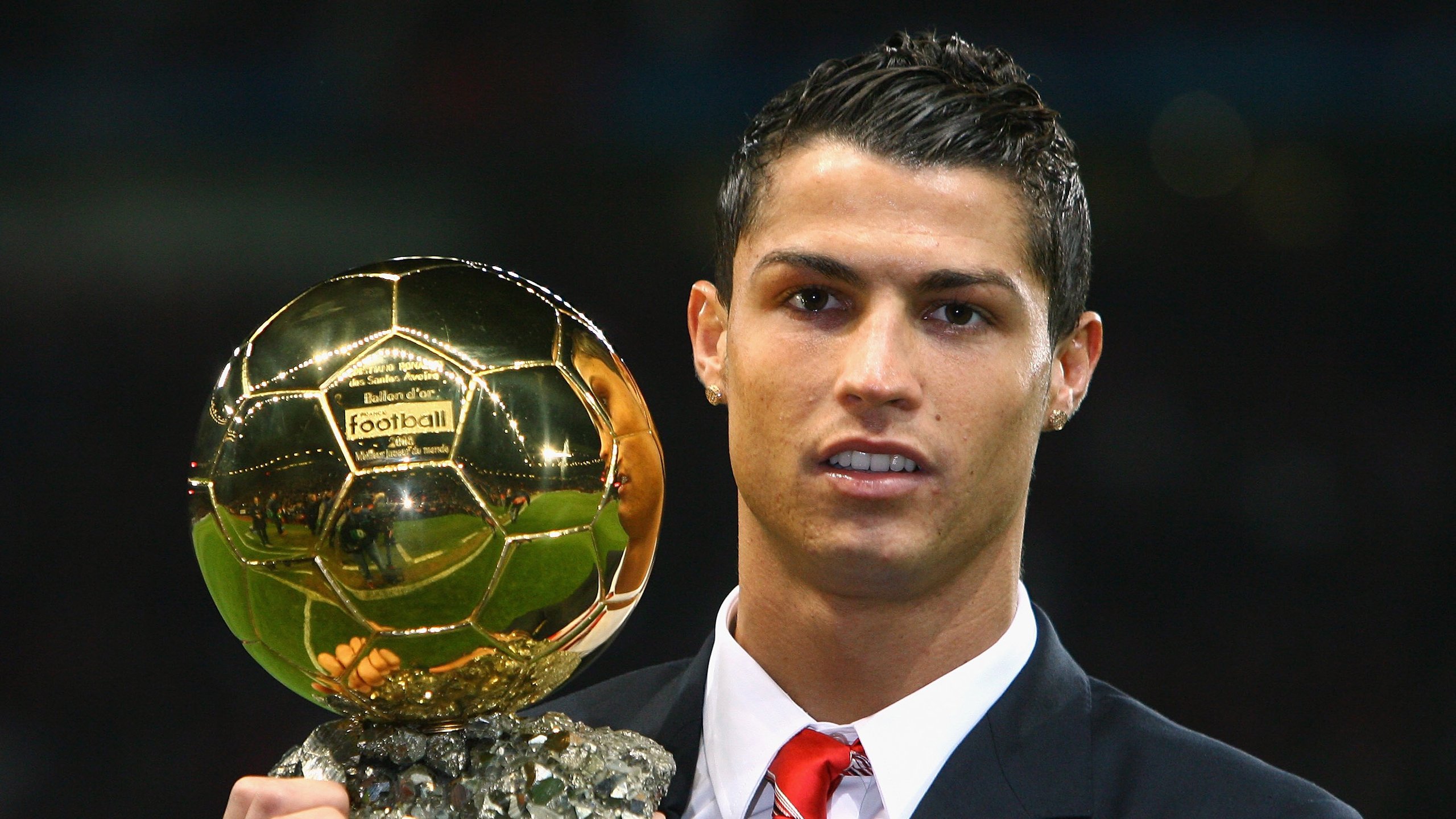 开云官网-奥斯梅恩破纪录之夜，当非洲雄鹰在荷兰的郁金香花田上终结马赛  第2张